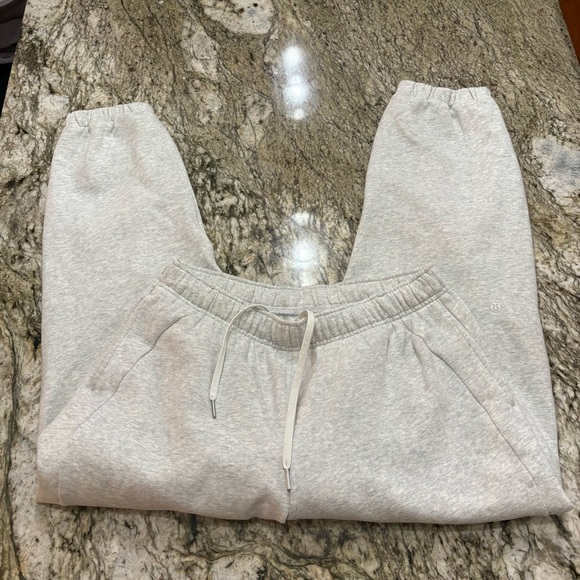 Lululemon Scuba Mid-Rise Oversized Jogger - Picture 2 of 5